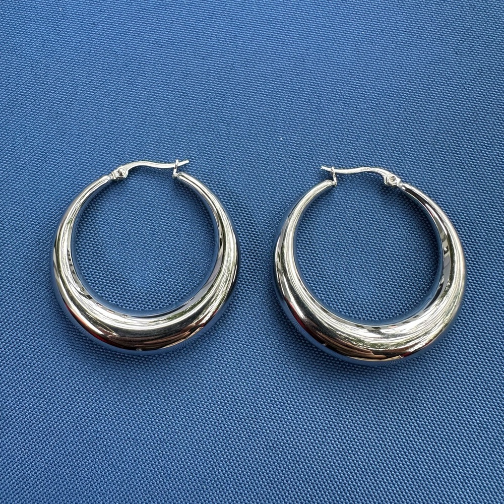 New Stainless Steel Elegant Silver Hoop Earrings 4cm long - Picture 6 of 9